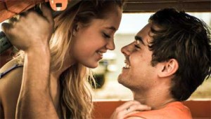 Maika Monroe as Cadence, Zac Efron as Dean in 'At Any Price'