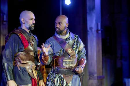 Nael Nacer as Macbeth, Maurice Parent as Banquo in 'Macbeth'